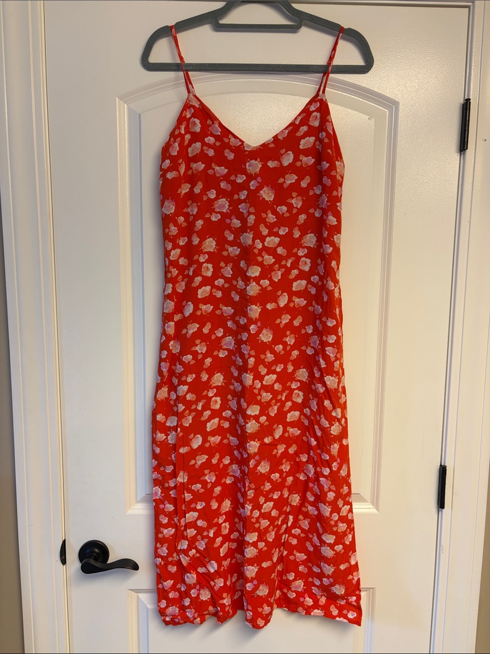 Forever 21 Red Floral midi Dress 🌸